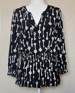Alfani Womens 3/4 Sleeve Black and White Skeleton Key V-Neck Blouse Size: Medium